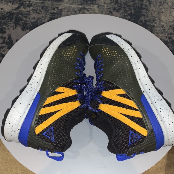 Nike shoes - Picture 3 of 7